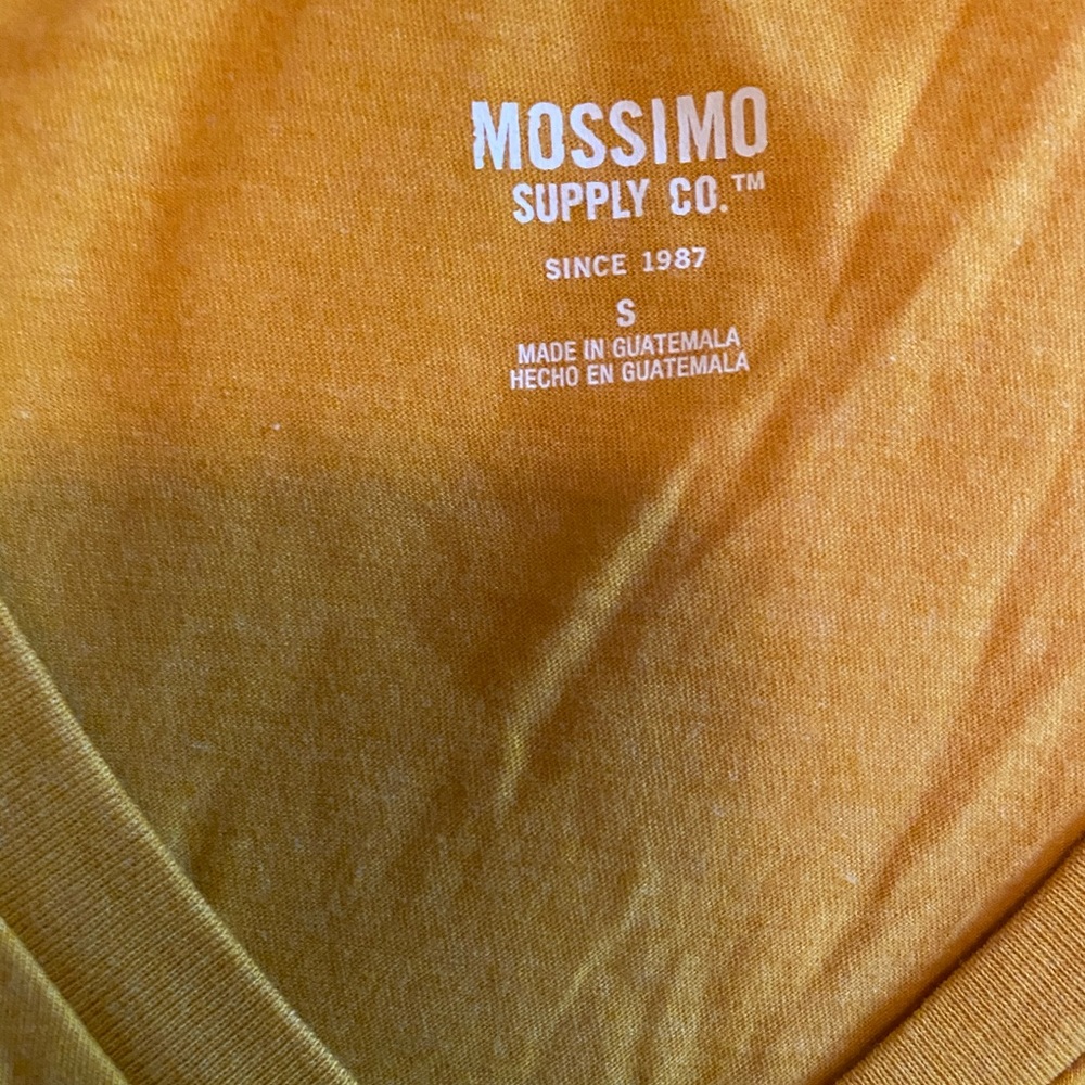 Mustard colored tee